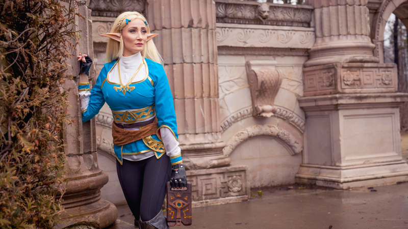 Cosplay by Holly Wolf | Photo by Novii Photography